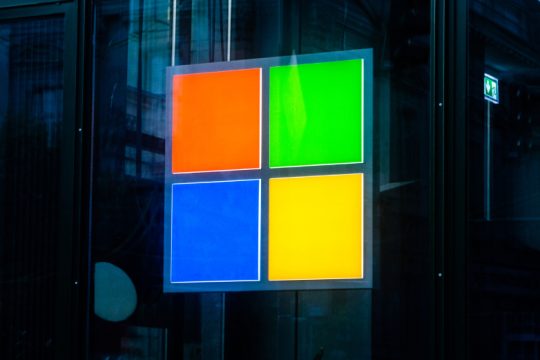 Διαδικτυακό «ριφιφί» στη Microsoft με λεία χιλιάδες email του ΥΠΕΞ των ΗΠΑ