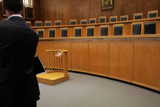 Δικαίωση εργαζομένων ακόμα κι αν οι συμβάσεις τους κρίνονται άκυρες
