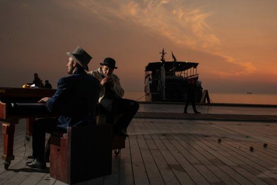 Η τέχνη μάς στηρίζει, τη στηρίζουμε κι εμείς