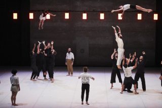 Σε κίνηση, διαρκώς σε κίνηση