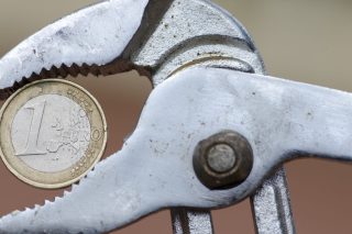 Επιστρέφει η λιτότητα