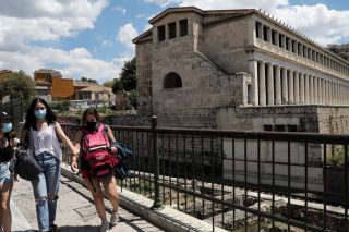 Φρενάρει τον τουρισμό η μετάλλαξη «Δέλτα»