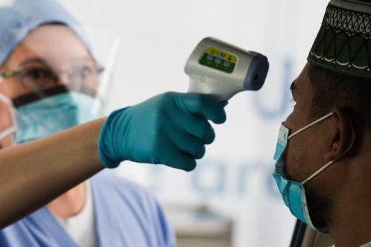 Δωρεάν εμβόλια για τους τουρίστες προσφέρει το Αμπού Ντάμπι
