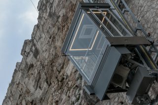 Πινακίδες στην Ακρόπολη και πάλι…