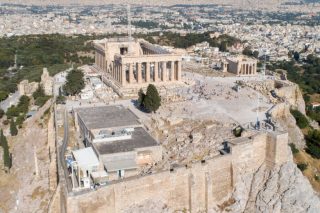 Πώς θα γίνει η «απόβαση» του Dior στην Ακρόπολη