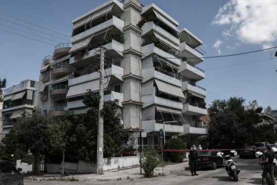 Συνελήφθη το άτομο που φέρεται να πυροβόλησε κατά πολυκατοικίας στον Άλιμο