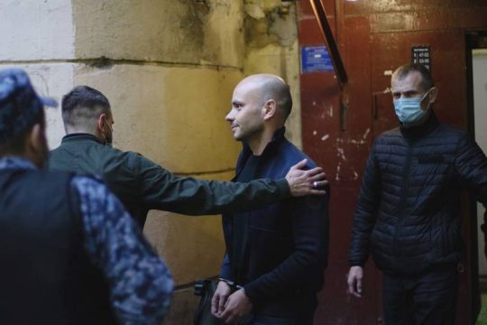 Πίεση μέσω διώξεων στην αντιπολίτευση εν όψει ρωσικών βουλευτικών εκλογών