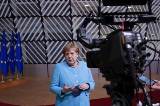 The Times: Η Γερμανία προωθεί απαγόρευση εισόδου των ταξιδιωτών από Βρετανία στην ΕΕ