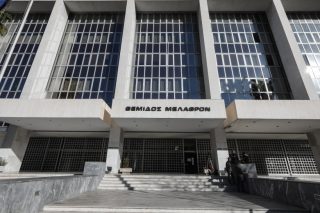 Novartis: επιμονή των 6 πολιτικών για τους μάρτυρες