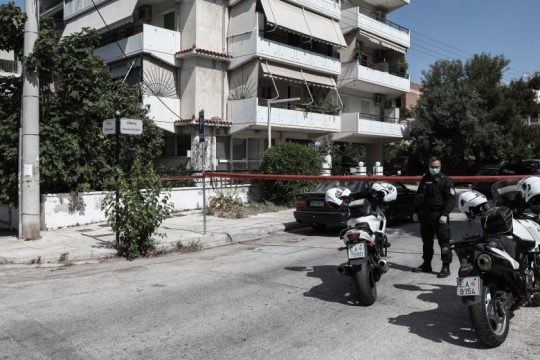 Πυροβολισμοί σε πολυκατοικία στον Αλιμο