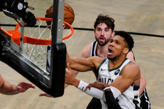 Η επική παράσταση του Γιάννη στο Game 7 με τους Νετς