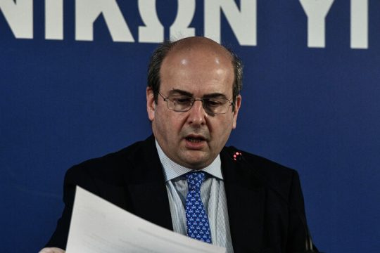 38.000 θέσεις εργασίας μπορεί να «κάψει» το ν/σ Χατζηδάκη