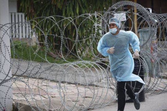 Κλειστά σύνορα, περιοριστικά μέτρα και lockdown εξαιτίας του ινδικού στελέχους