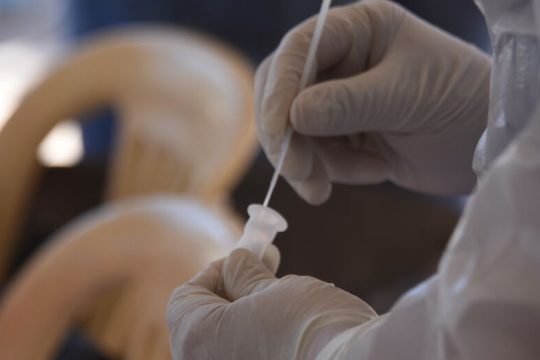 Εξασθενούν οι δείκτες της πανδημίας