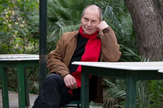 Η συγγραφική πορεία μου είναι τεθλασμένη