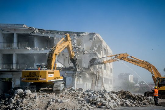 Ένα γεφύρι της Άρτας στην παραλιακή