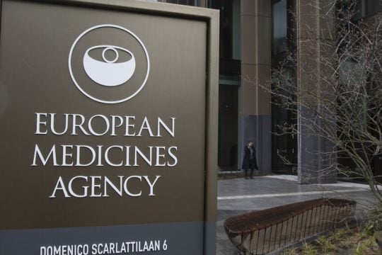 Διευκρινίσεις του EMA για τις δηλώσεις αξιωματούχου για το AstraZeneca