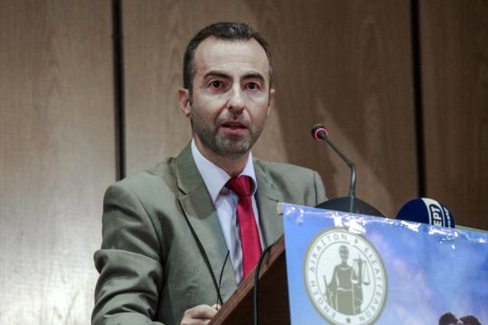 Ένωση Δικαστών και Εισαγγελέων: Θεσμική οπισθοδρόμηση η ψήφιση του νομοσχεδίου Χατζηδάκη