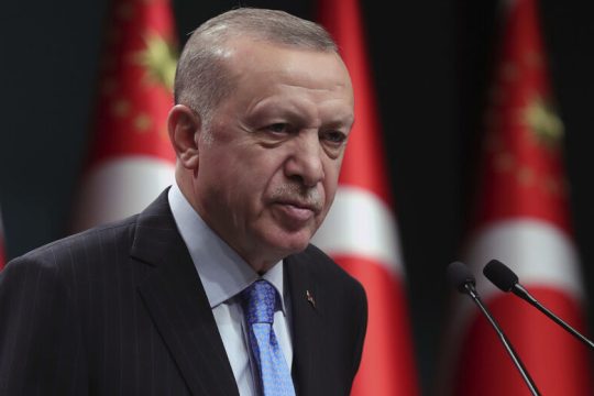 Στρίβειν διά του στραγγαλισμού των αντιπάλων