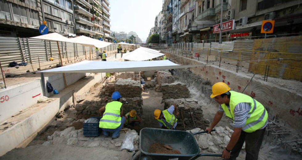 Σιωπή για το 2025