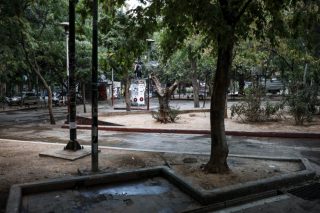 Αγκάθι ο σταθμός Μετρό Εξαρχείων