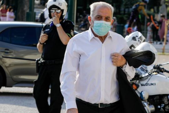 Γερανός και όχι κλέφτης, εξαφάνισε το ΙΧ του Αλέκου Φλαμπουράρη