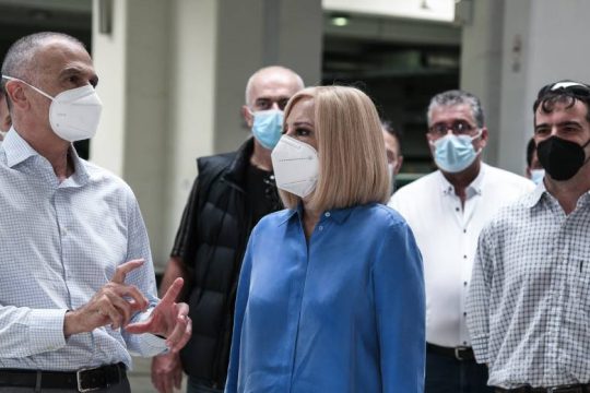 «Η κυβέρνηση μας επιστρέφει στην εποχή των ατομικών συμβάσεων»