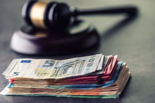 Προσδοκία χαλάρωσης της θηλιάς του χρέους