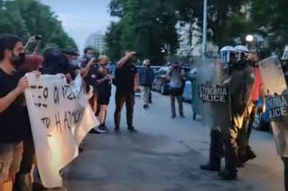 Hangover Χρυσοχοΐδη;