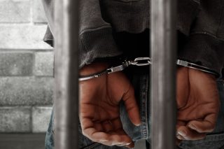 Απάνθρωπη η πλήρης έκτιση των ισοβίων