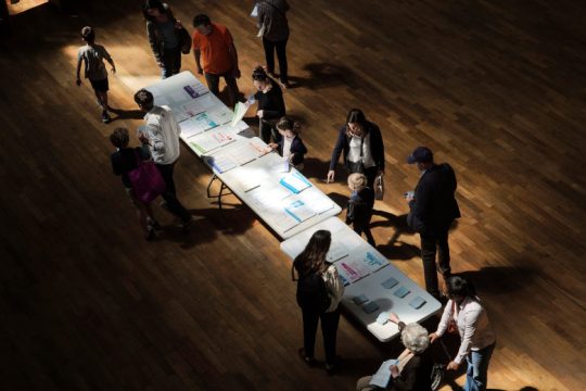 Γαλλία: «Πάτωσαν» στις περιφερειακές εκλογές Λε Πεν και Μακρόν