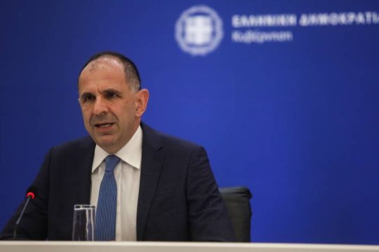 Πολίτες και επιχειρήσεις δύο ταχυτήτων εξήγγειλε η κυβέρνηση