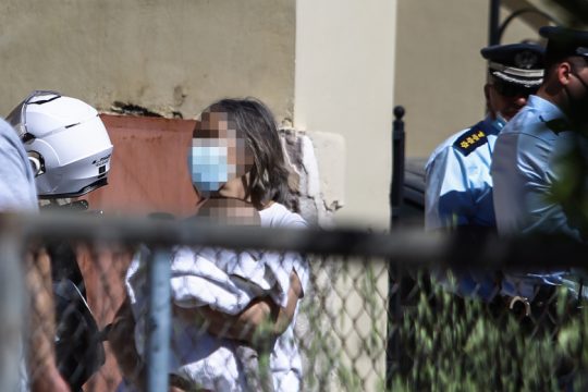 ΕΣΗΕΑ: Υποκαθιστούν και αποδυναμώνουν την ενημέρωση τα βίντεο της ΕΛ.ΑΣ.