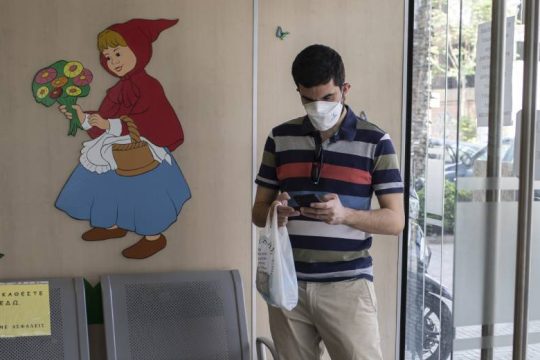 Καμπανάκι επιστημόνων για το στέλεχος Δέλτα, ζητούν αύξηση των εμβολιασμών