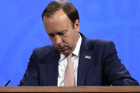 Παραιτήθηκε ο υπουργός Υγείας της Βρετανίας