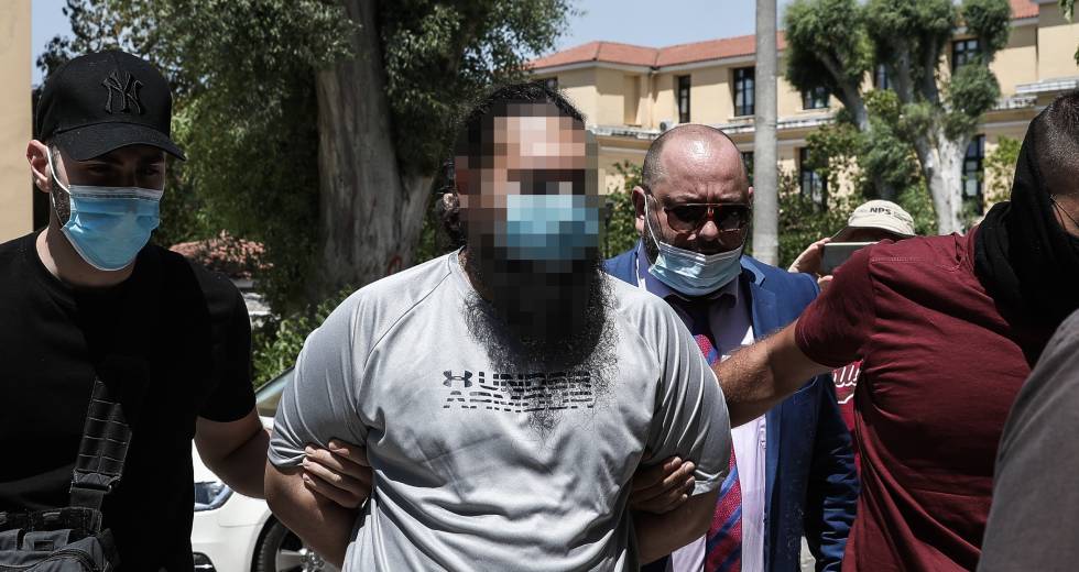 Νέα προθεσμία για την Τρίτη πήρε ο ιερέας που έριξε βιτριόλι σε μητροπολίτες