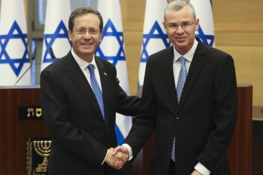 «Πόλεμος» στο παρασκήνιο για τη νέα κυβέρνηση στο Ισραήλ