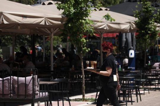 Συνεδριάζει η Επιτροπή για την απαγόρευση κυκλοφορίας και μουσικής