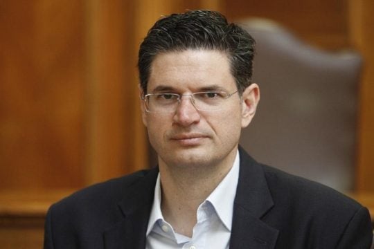Αποδομούν τις εργασιακές σχέσεις, επιβάλλουν εργασιακό μεσαίωνα