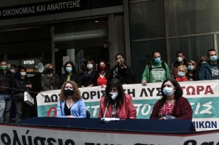 Δικαστής ή εμπαθής διώκτης συμβασιούχων;