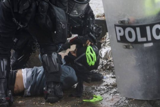 Xωρίς τέλος η καταστολή στην Κολομβία: νεκρός 23χρονος διαδηλωτής
