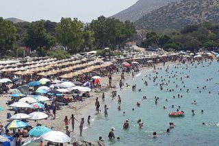 Ο δήμαρχος καταγγέλλει την αδυναμία των αρχών «να εφαρμοστεί η νομιμότητα»