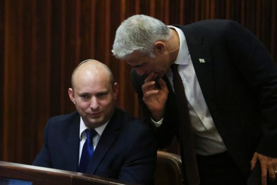 Ιστορική αλλαγή σελίδας στο Ισραήλ: Κυβέρνηση χωρίς Νετανιάχου μετά από 12 χρόνια