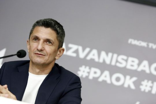Οι επιθυμίες του, «διαταγές»