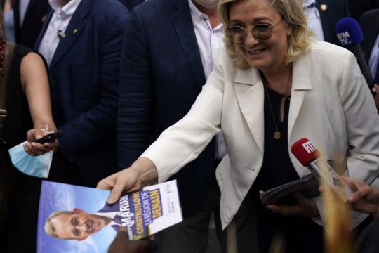 Tο «φάντασμα» της ακροδεξιάς απλώνεται στον γαλλικό Νότο