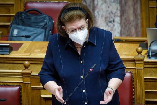 Κρύφτηκε πίσω από το ΚΑΣ για την επίδειξη Dior στην Ακρόπολη