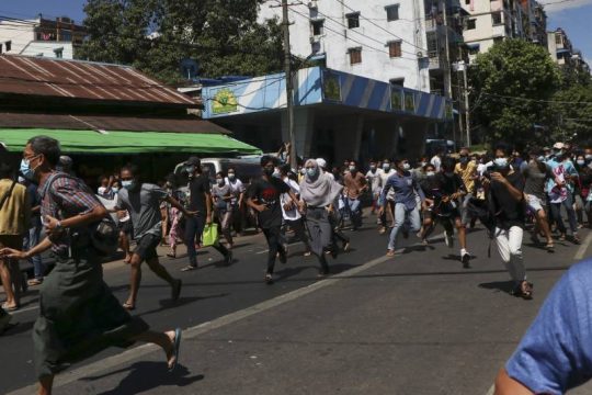 Εμπάργκο όπλων στο στρατό της Μιανμάρ ζητά ο ΟΗΕ
