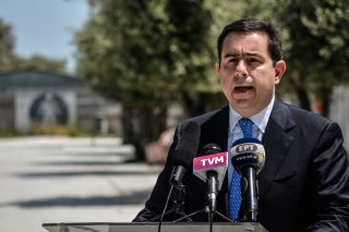 Μαζικές απορρίψεις ασύλου με την «υπογραφή» Μηταράκη