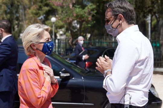 Στο τέλος ξυρίζουν τον γαμπρό…