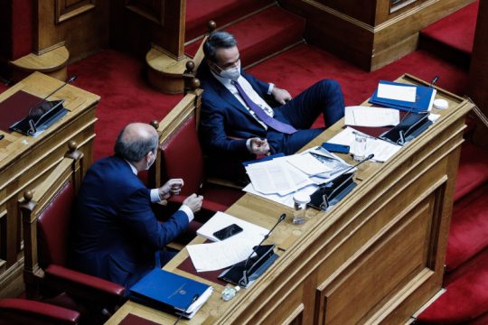 Ταφόπλακα σε οκτάωρο, απεργία και διεκδικήσεις με τη βούλα της Ν.Δ.